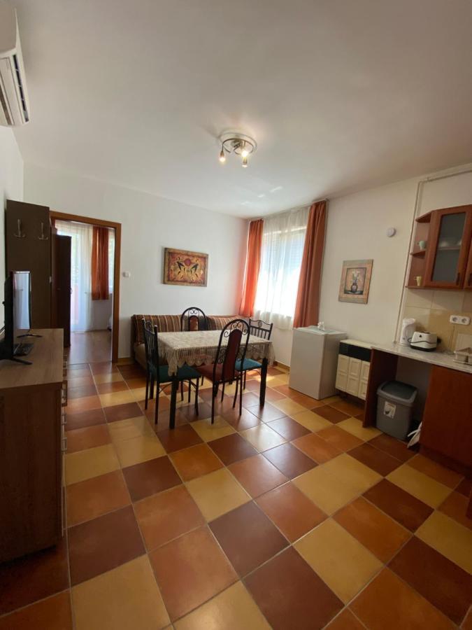 Gabi Lux Apartman Hajduszoboszlo Exterior foto