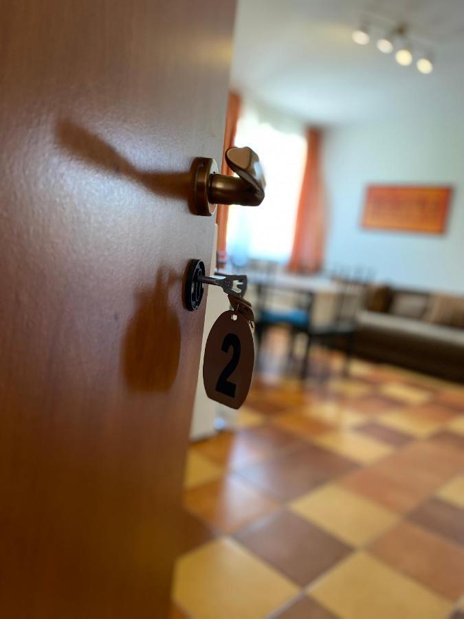 Gabi Lux Apartman Hajduszoboszlo Exterior foto